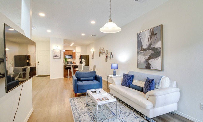 North Valley House | 3 Mi to Old Town: Albuquerque Townhome w/Yard!