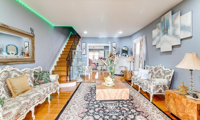 Yeadon House | 3 Mi to Penn Pet-Friendly Townhome in Yeadon!