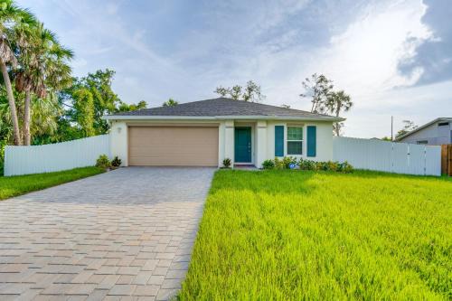 Port Charlotte House | 3 Mi to Port Charlotte Beach Park Home with Patio!