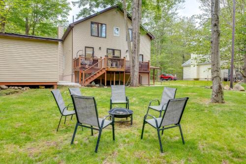 Tobyhanna House | 3 Mi to Tobyhanna State Park Hot Tub Haven!