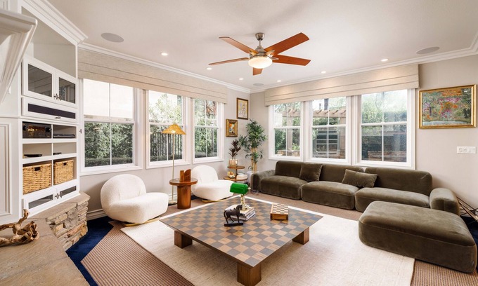 Tustin Villa | 3 Milliion USD Villa 10Miles to Disneyland, Hottub