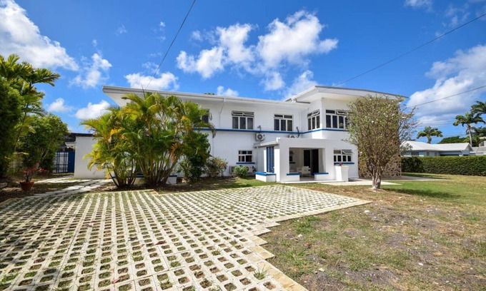 Rockley Apartment | 3 min walk to beach - Bella Figura (5 bed)