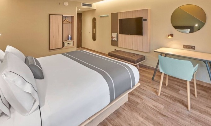 Benito Juarez Hotel | 3 Modern Suite Near CUN Airport | Kitchenette, Pool & Free Breakfast