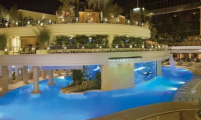 Downtown Las Vegas Hotel | 3 Modern Units Near Fremont Street Attractions! Pool, Night Entertainment
