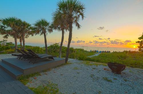 Indian Rocks Beach House | 3 Palms Beachfront Cottages