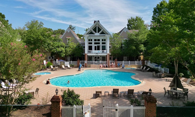 Lackey Resort | 3 Premium 2BR Cottages Near Jamestowne, Museums & Family Attractions