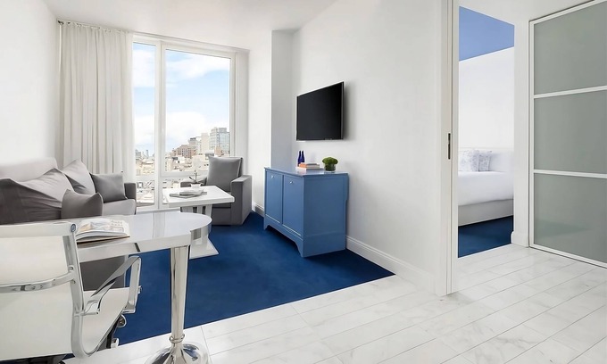 SoHo Hotel | 3 Premium Suites w/Living Room Close to Little Italy and Chinatown! Parking!