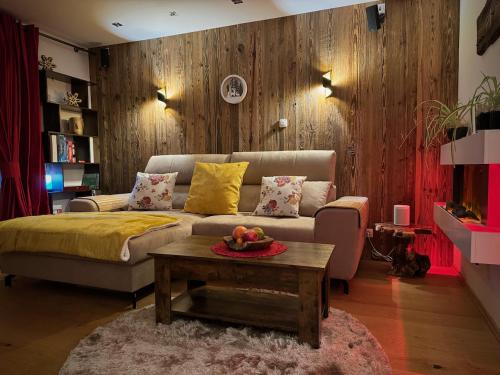Saalbach-Hinterglemm Apartment | 3-Room Apartment with sauna and pool & walk to slopes - JokerCard included