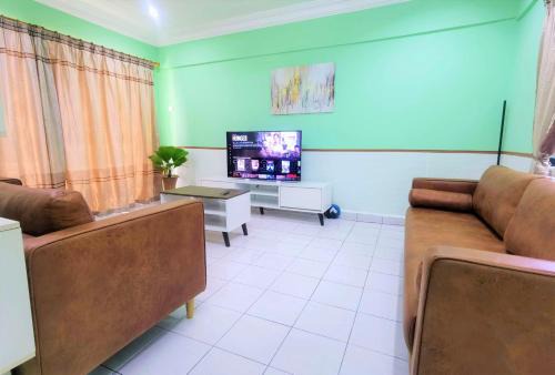 Bukit Jalil Apartment | 3 Rooms 2 parking 10pax PSR Comfy Sofa&Bed near MRT Eateries McD