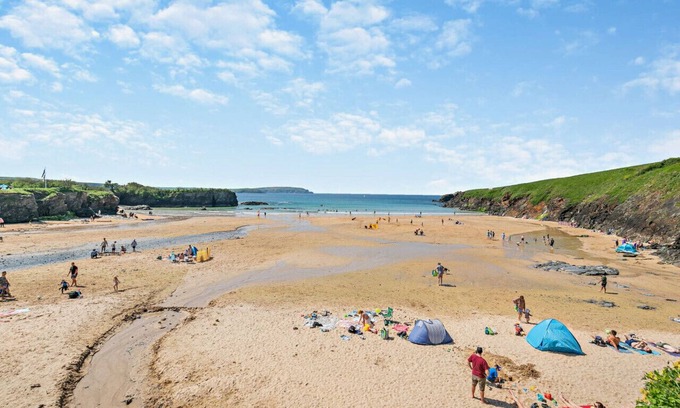 St Merryn House | 3 Rose Terrace - Three Bedroom House, Sleeps 5