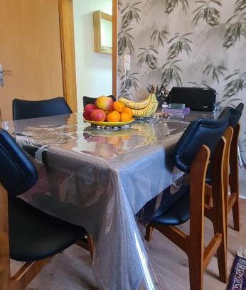 Oberhausen Apartment | 3 Schlafzimmer &Wohnküche