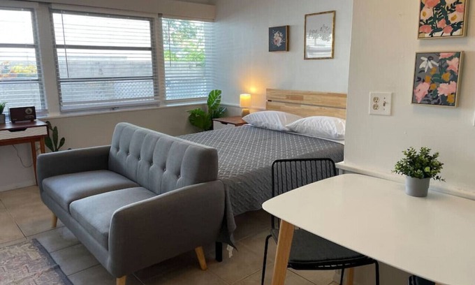 Dunedin Apartment | 3 · Seaside Artisan Apartment 3