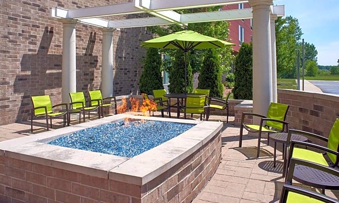Saginaw Hotel | 3-Star Hotel ∙ SpringHill Suites by Marriott Saginaw