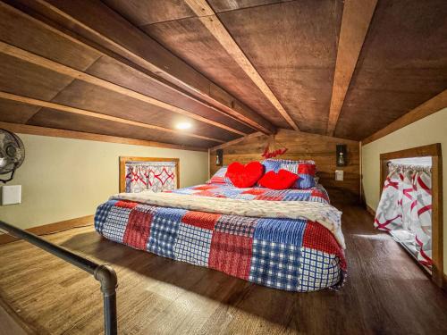 Hico House | 3 Tiny Town Romantic tiny home Animals Fire Pit by Vacation Your Way