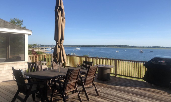Scarborough House | 3 WEEKS LEFT - Waterfront home with beautiful views - 2 min walk to beach