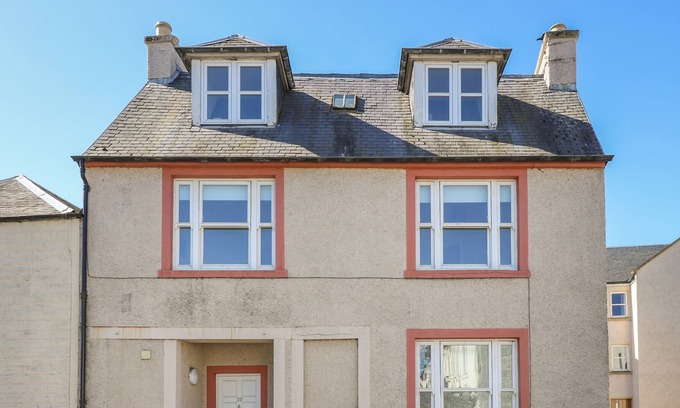Kelso Cottage | 30 BOWMONT STREET, pet friendly, with a garden in Kelso