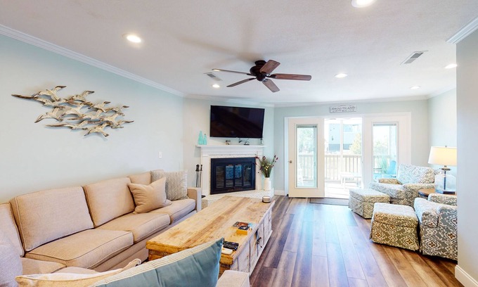 Johns Island Condo | 30-Day Marshfront Rental Condo w/Amazing Views, 2 Porches, Laundry & Shared Pool
