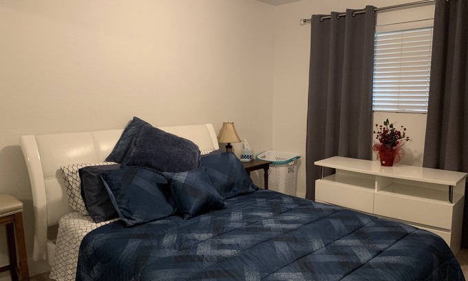 Racquet Club West Condo | 30 day Minimum Stay up to 4 months-Clean, Quaint and Cozy! Palm Springs Villas💎