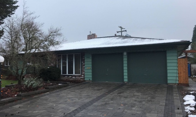 Corvallis House | 30+ days No pets non-smoking one level NW Corvallis home with AC, WiFi, garage