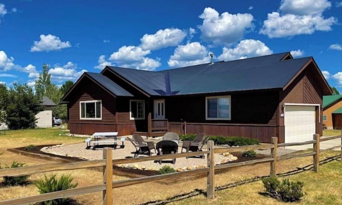Pagosa Springs House | 30+ DAYS Pagosa Springs ~ FIRE PIT! Pet Friendly! Home Away From Home!