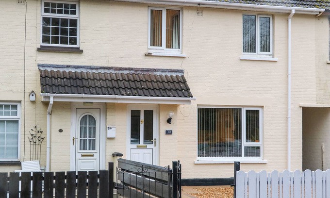 Lisburn House | 30 EGLANTINE CRESCENT, pet friendly, with a garden in Lisburn