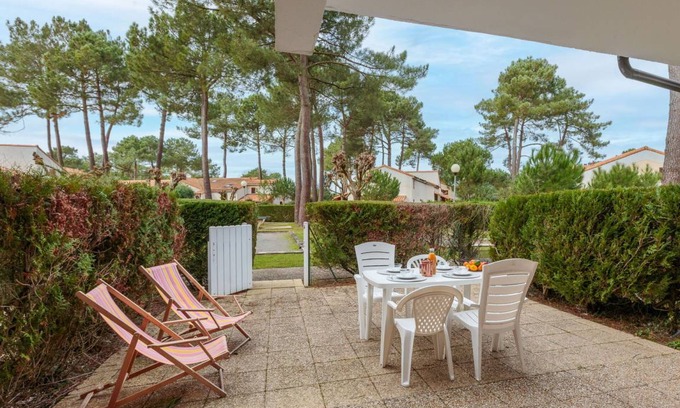 Les Mathes Apartment | 30 m² Apartment ∙ 2 bedrooms ∙ 5 guests