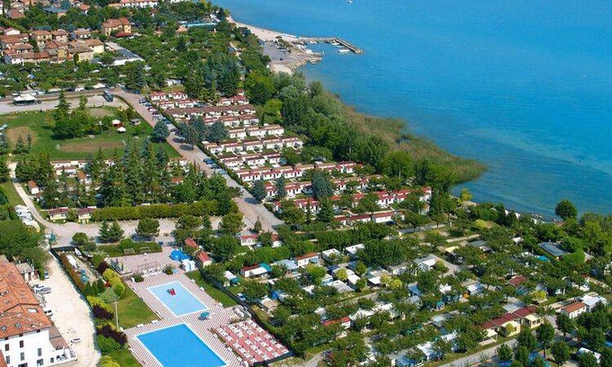 San Benedetto di Lugana RV Rental | 30 m² Mobile home ∙ 2 bedrooms ∙ 5 guests