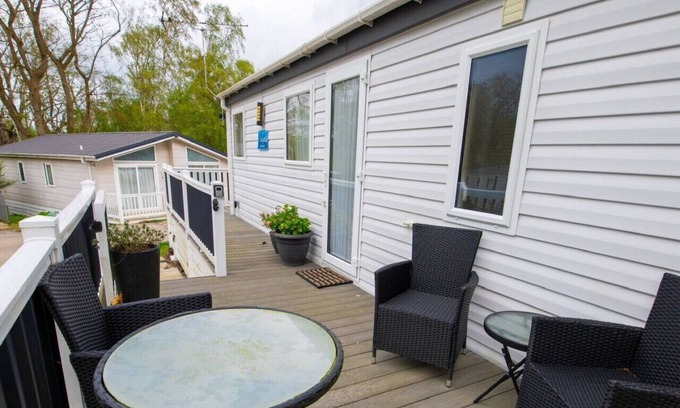 St Leonards-On-Sea RV Rental | 30 Redwood Lodge, Beauport Park