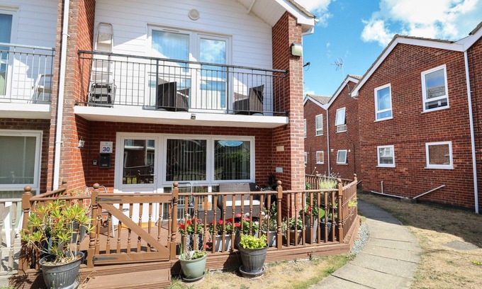 Corton Cottage | 30 The Waterside Holiday Park
