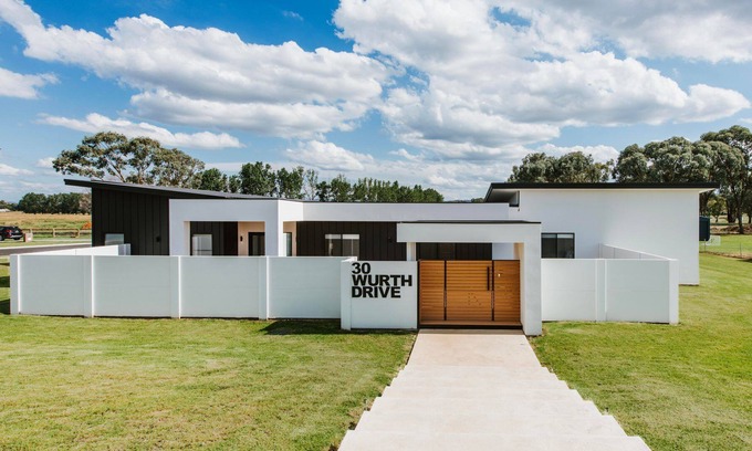 Bombira House | 30 Wurth Dr, Bombira