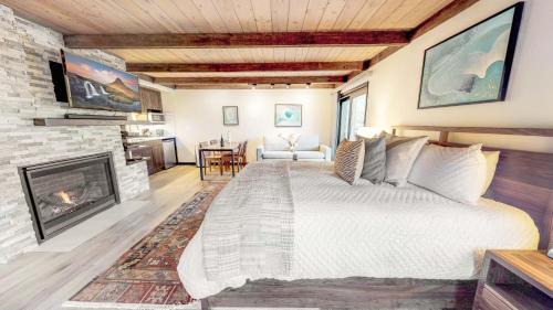 Snowmass Village Apartment | 300 Carriage Way