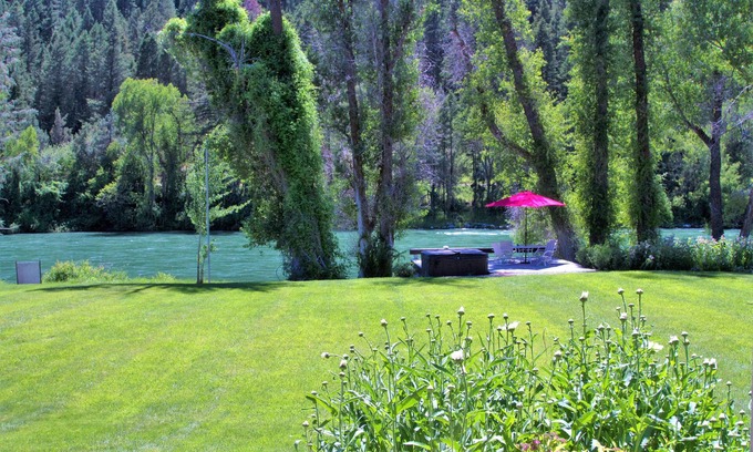 Irwin House | 300 Feet River Frontage on South Fork of the Snake River, 1 hour to Jackson Hole