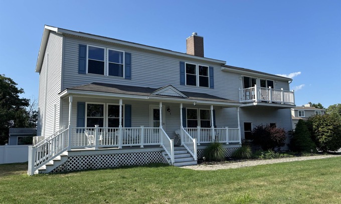 Pine Point House | 300 ft to the Beach - Hear the Surf!