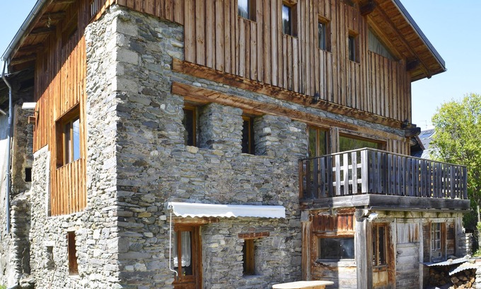 Montalbert Ski Chalet | 300 sq.m chalet for 15 people, 5 bedrooms/bathrooms, near La-Plagne Montalbert.
