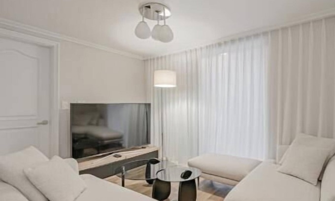 Sinsa-dong House | 302 Apgujeong 1st, 2Room Queen-bed, 2 Single-beds