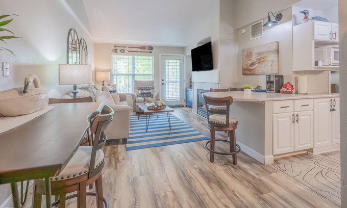 Delavan Lake Condo | 307 - 2 Bedroom/2 Level Condo Suite w/Water Views from Balcony