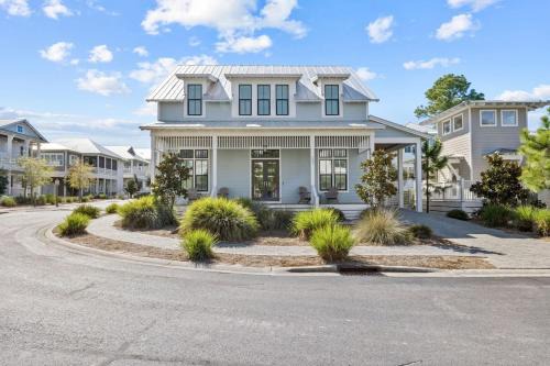 Lakeside at Blue Mountain Beach House | 30A Aqua Vista by AvantStay Golf Cart Included Pool Acess Walk to Beach