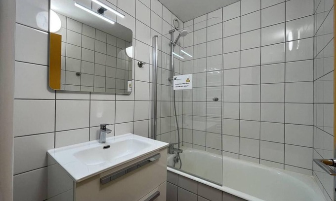 Plan Peisey Apartment | 30m from ski slopes, 1st floor, balcony, tv, ski locker, 40m², Peisey-Vallandry