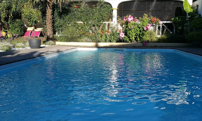Dax House | 30mn from beaches, large 8-room house with Andalusian patio and private pool.
