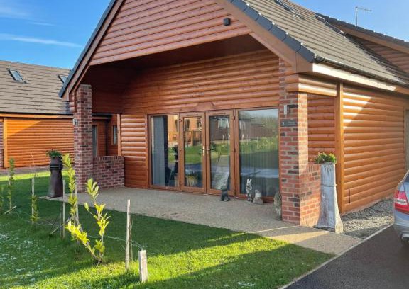 Fitling Resort | 31 Cherry East Riding of Yorkshire Hot Tub & Fishing