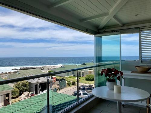 Westcliff Apartment | 31 Tobago Bay