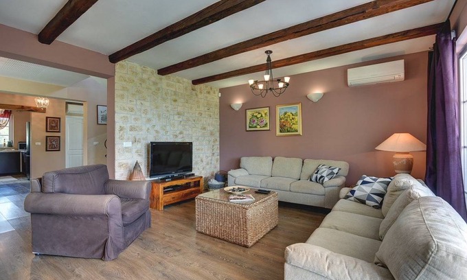 Rakalj House | 317 m² House ∙ 4 bedrooms ∙ 10 guests