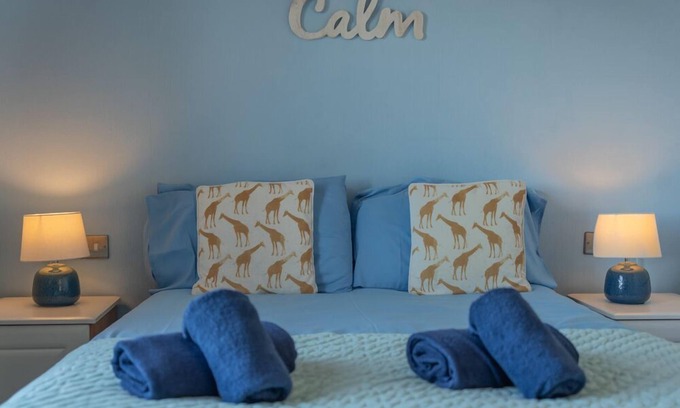 Mullacott Cabin | 32 Ocean Terrace Lodge - 3 Bed-Sleeps 6-TJS32OT
