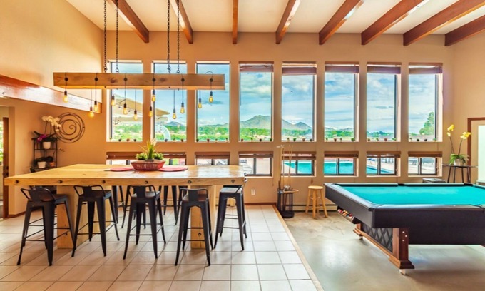 Albuquerque House | ⭐️3200ft🏊‍♂️Pool♨️Hot Tub🎱Billiards 🧳Sleeps 18 & Mtn Views🌄