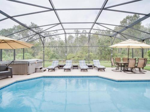 Windwood Bay Villa | 325 Home with Private Pool-HOT TUB-WiFi-15 Min to Disney