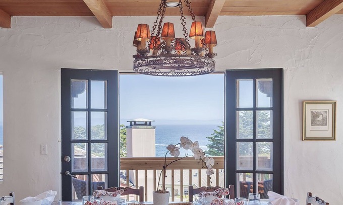 Pacific Grove House | 3263 Villa By The Sea 3 Bedroom Townhouse by Redawning