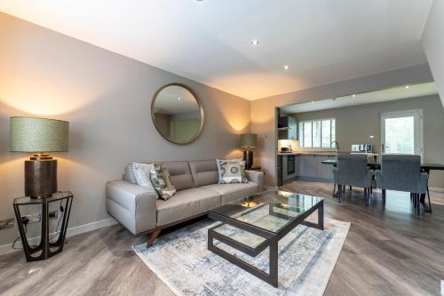 Gleneagles House | 33 Dunbar Court Gleneagles Village