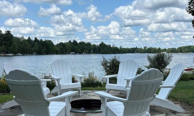 Lake House | 336) Beautiful home with View