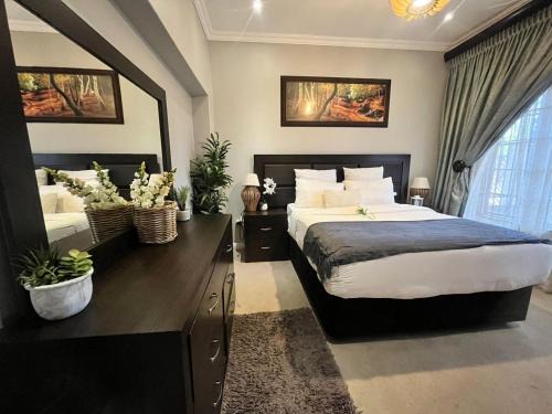Brooklyn House | 337 Justice Mahomed Guest House