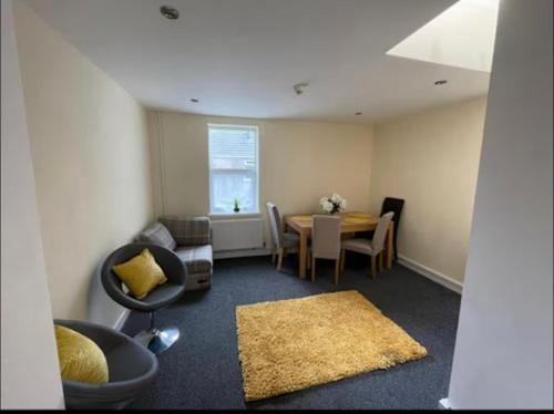 Uplands House | 34 - Room 3 - Uplands